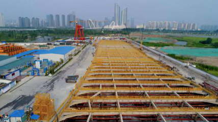 长江一大型桥梁建设工程完成重点建设